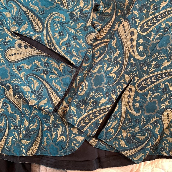 Silk Jacket with Complementary Top ~ - Picture 7 of 9